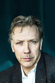 Mikael Persbrandt