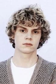 Evan Peters