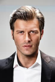 Kıvanç Tatlıtuğ