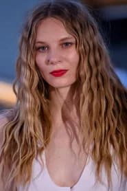 Lilith Stangenberg