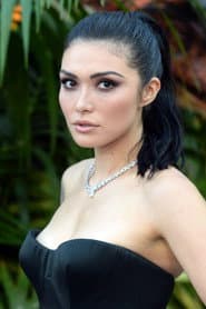 Daniella Pineda