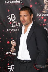Manu Bennett
