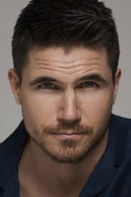 Robbie Amell