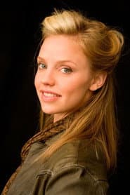 Kelli Garner