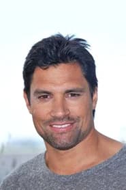 Manu Bennett