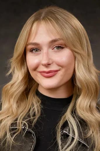 Alyvia Alyn Lind