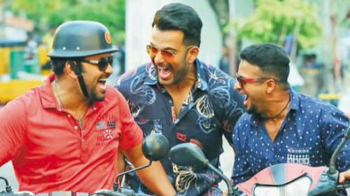 Amar Akbar Anthony still