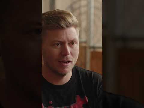 James Must-A-Pic His Mum A Man - TRAILER