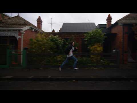 RUNNER - Clip