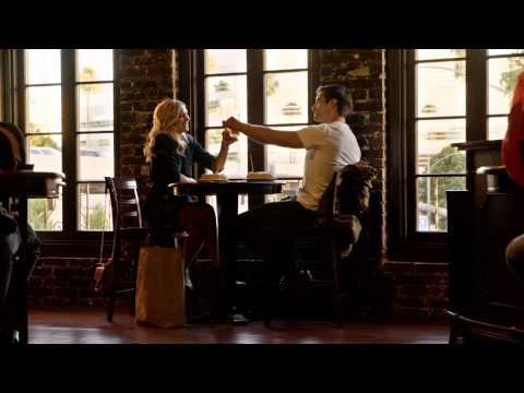 Merry Kissmas - Trailer