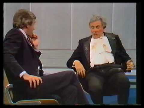 Sir Les Patterson (Barry Humphries) 1982. Pt. 1.