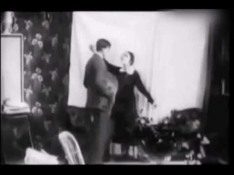 Закованная фильмой 1918г  Владимир Маяковский